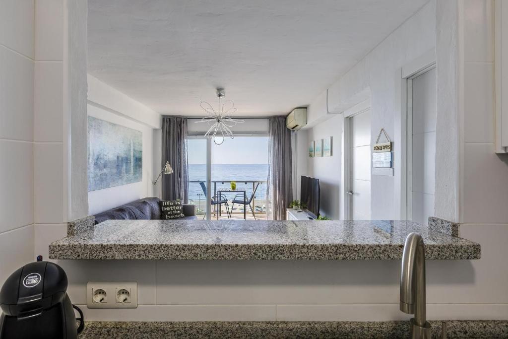 Sea View & Beach View Appartement Torre Del Mar - 5