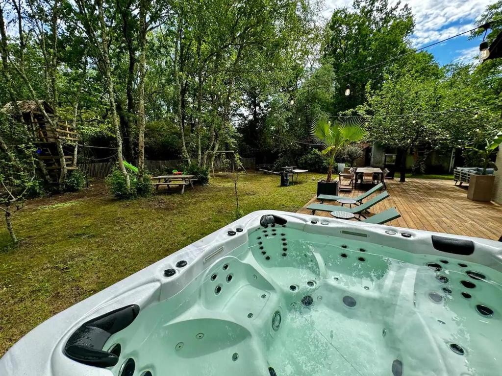 Villa haut de gamme 11 personnes jacuzzi privé - 1