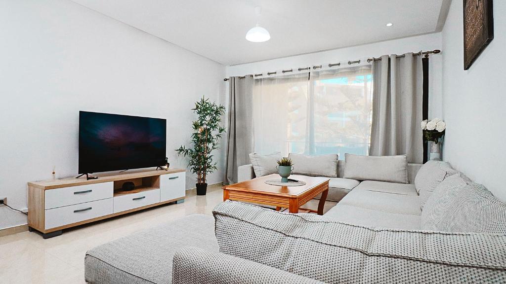 Boho Mood - 2 Bedrooms with Terrace & Pool, Sidi Bouqnadel