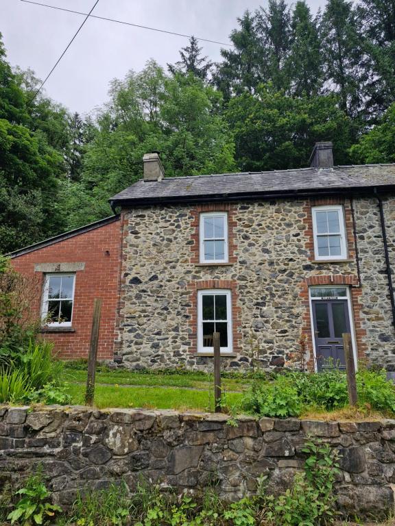 Rustic Welsh cottage, Llanwrtyd Wells