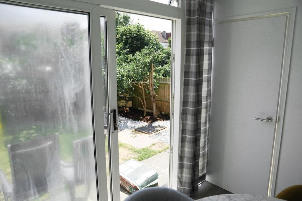 Abe's Home, West Norwood