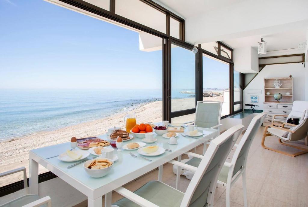 Seaside Paradise - Walk-In, 5 Meters to the Ocean - 5