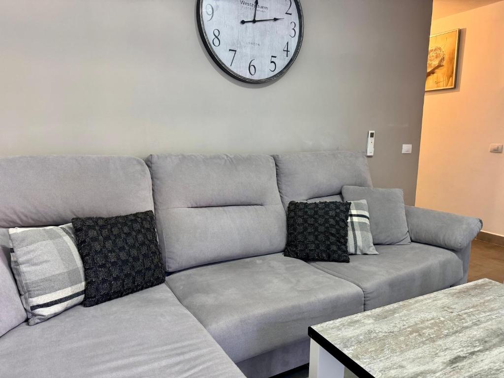 Vibrant Seaside Apartment in Central Los Cristianos - 3