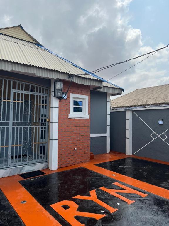 RYN Apartment 1, Sabo