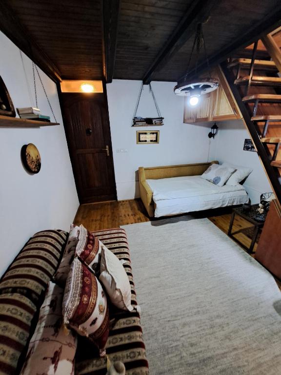 Sleep, fly, bye bye - 5