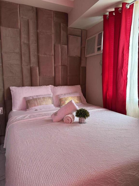 Ivy's Staycation, Sampong