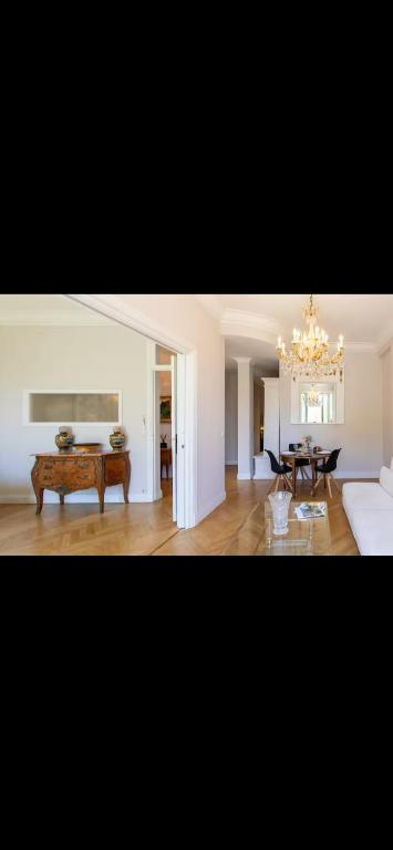 Le Grand Bourgeois à Nice, Nice