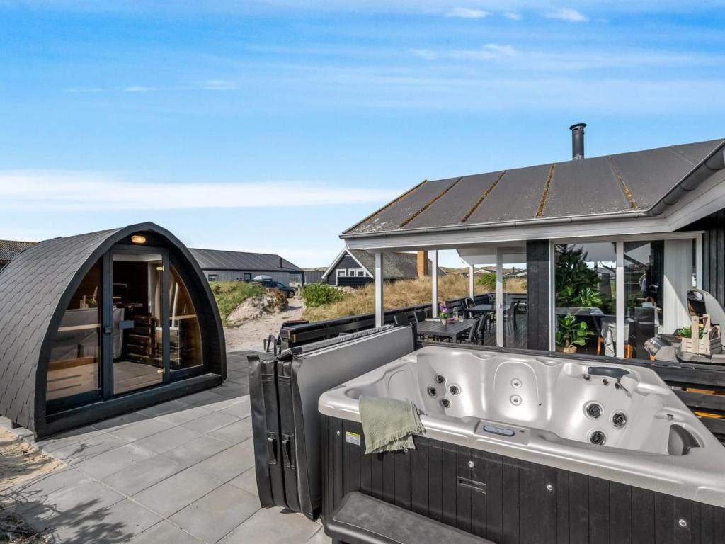 Holiday Home Sibyll - from the sea by Interhome, Bjerregård