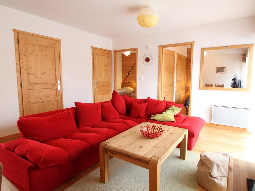 3 pièces cosy : Jardin, Wifi, Parking, 700m des pistes, 50m des commerces - FR-1-572-44 - 1