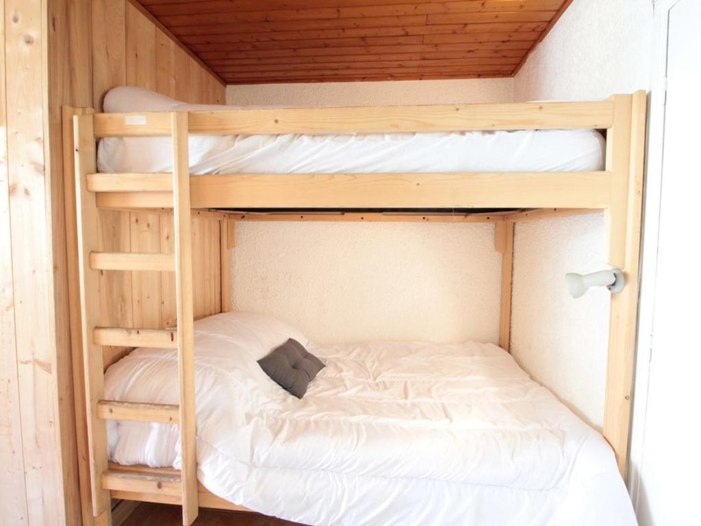 Studio 4 pers, centre village, 450m télécabine, balcon, casier à skis, animaux acceptés - FR-1-572-211 - 2