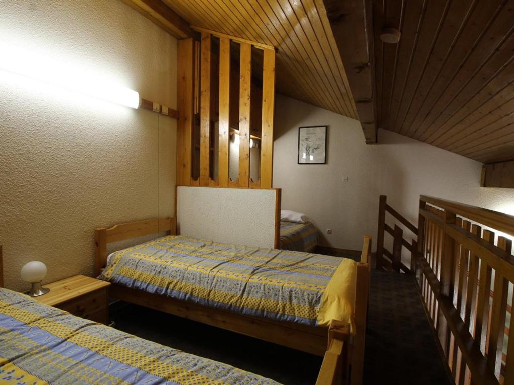 Appartement cosy 5 pers., pied des pistes, balcon est, proche commerces, parking & services - FR-1-572-94 - 2