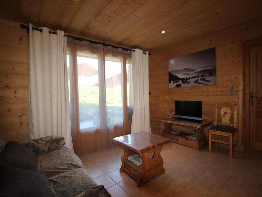 Appartement cosy 2 pièces pour 6 pers. avec terrasse et parking, proche des pistes et commerces. - FR-1-572-84 - 3