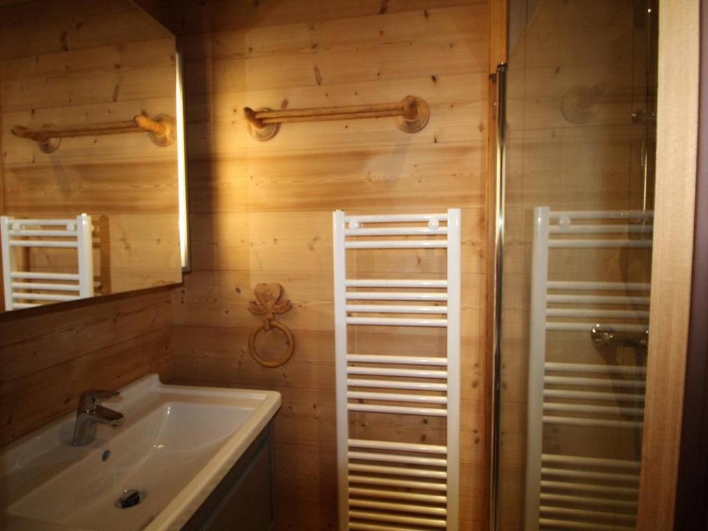 Appartement cosy 2 pièces pour 6 pers. avec terrasse et parking, proche des pistes et commerces. - FR-1-572-84 - 4