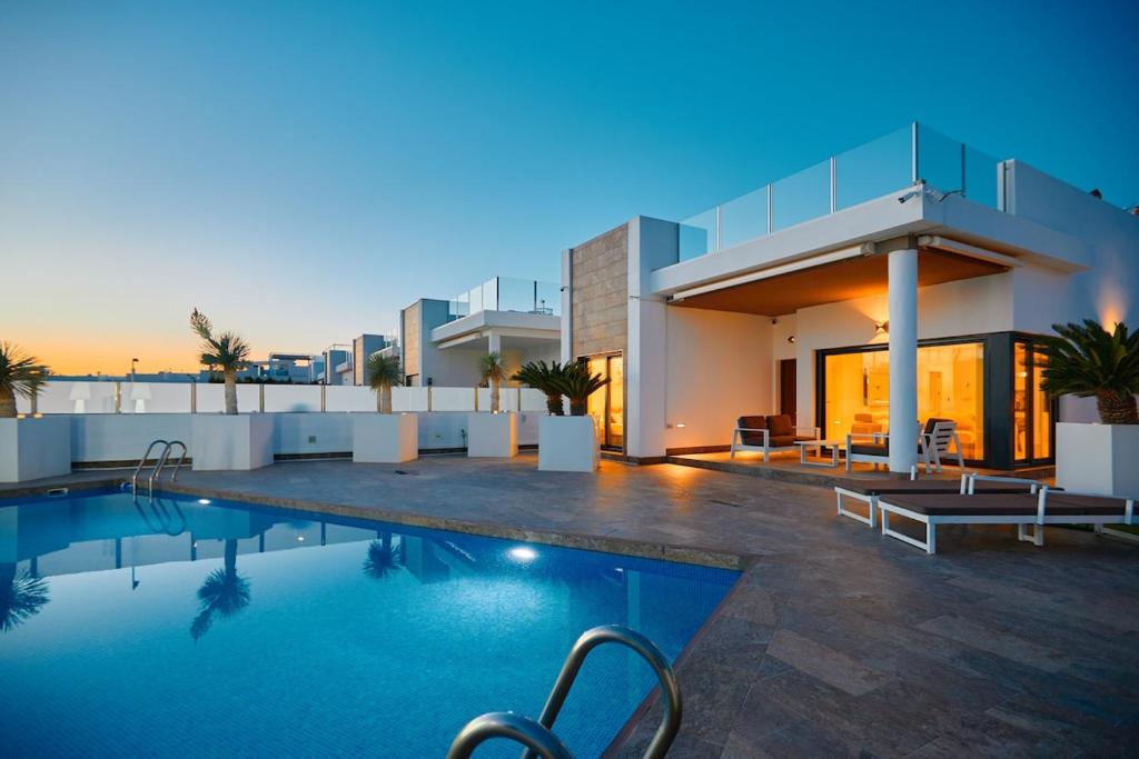 Luxury villa in Villa Martin - by Welcomely - 1