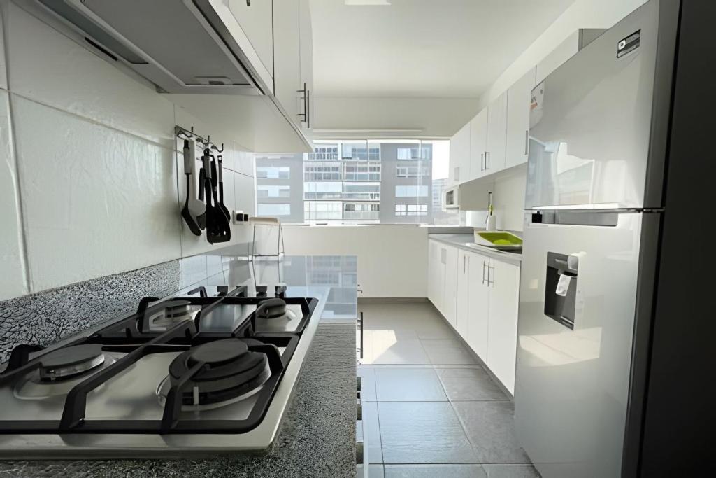 Iconic Miraflores Penthouse 3BR - 2