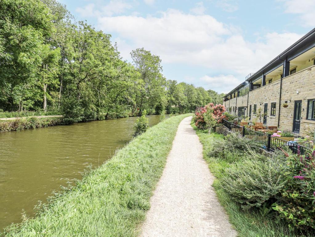 Canal View Apartment, Skipton