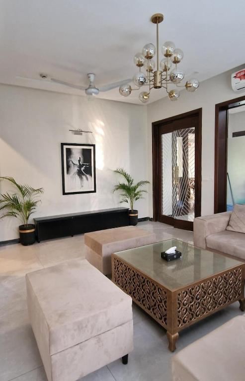 4 BR Luxury & Modern Full Home in DHA Phase 6, Lahore