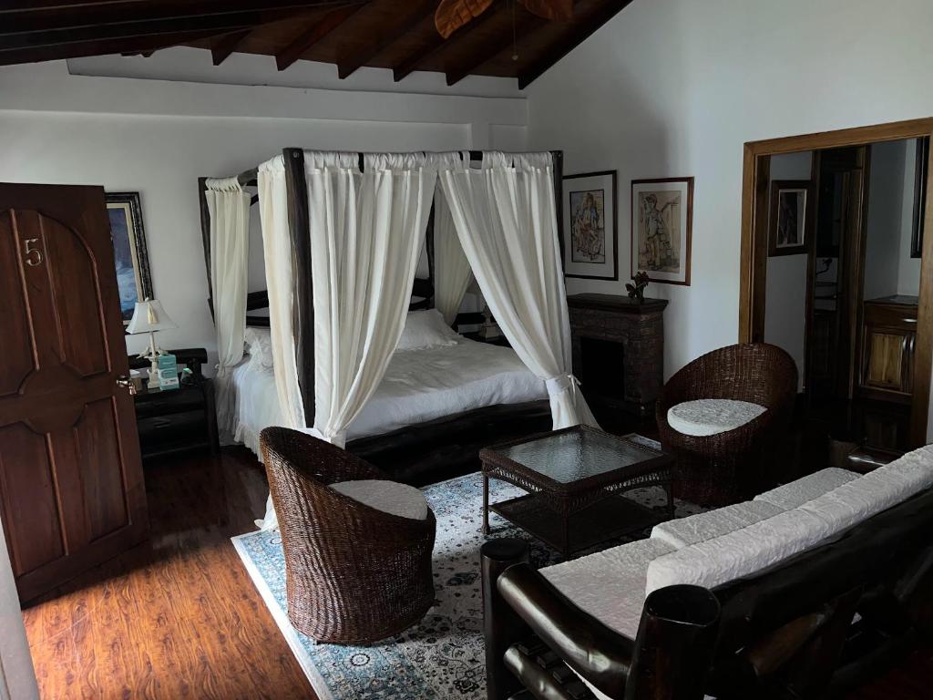 Casablanca Hotel Boutique Salamina - 1