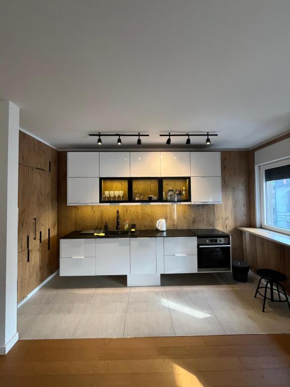 Forest Nook, Bělehrad