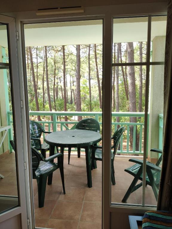 Ravissant Appartement 32m2 dans les pins, domaine du GOLF, entre lac et océan, piste cyclable, parking gratuit - 4