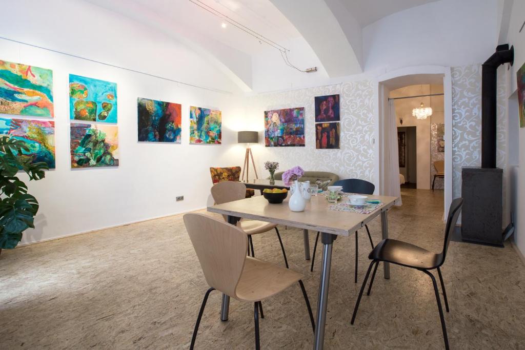 More about Apartment LAER Hundertwasserhaus