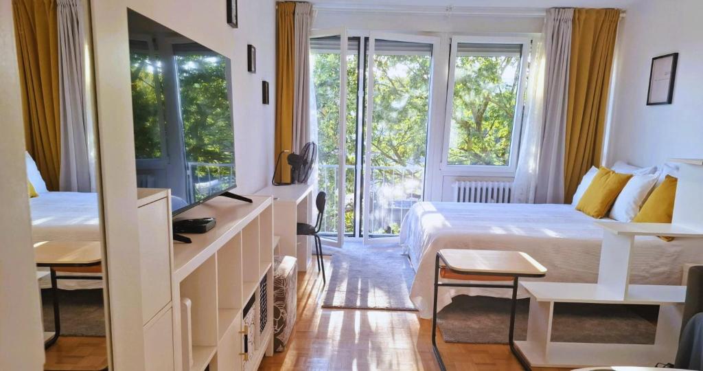 White Door Zagreb self check-in apartment with free public parking, Záhřeb