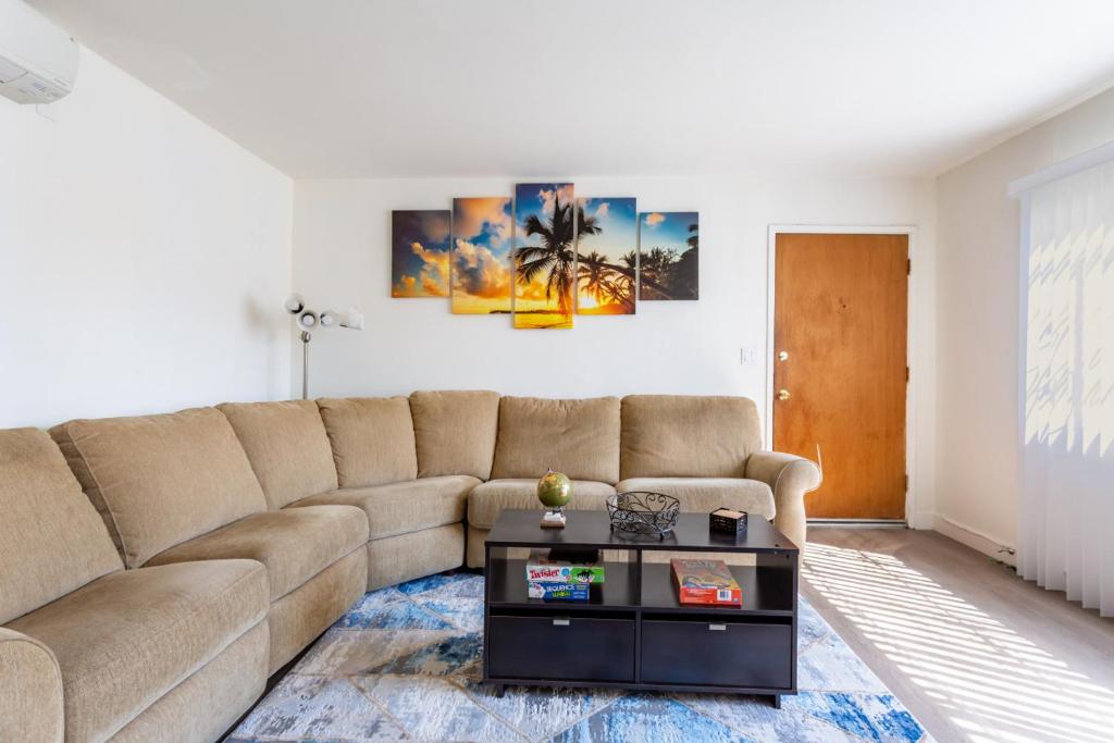 Stylish2BR Patio BBQ Parking Downtown LA, Los Angeles