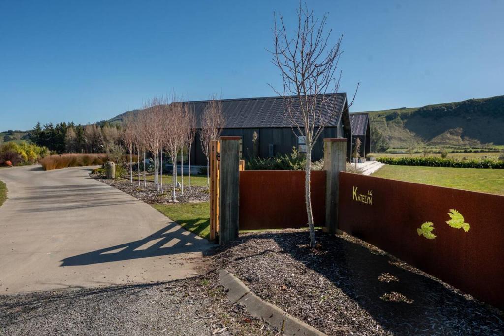 Katelyn Hideaway, Kinloch