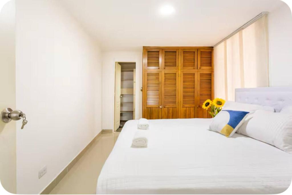 Group Stay in Poblado - Walk Everywhere - King Bed - 2