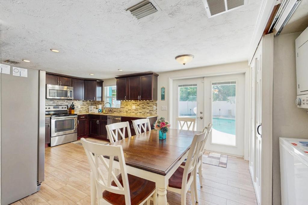 Pinellas Park Cottage 전경