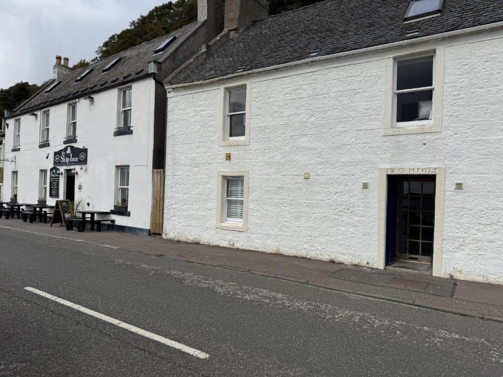 Watt-A-View, Limekilns