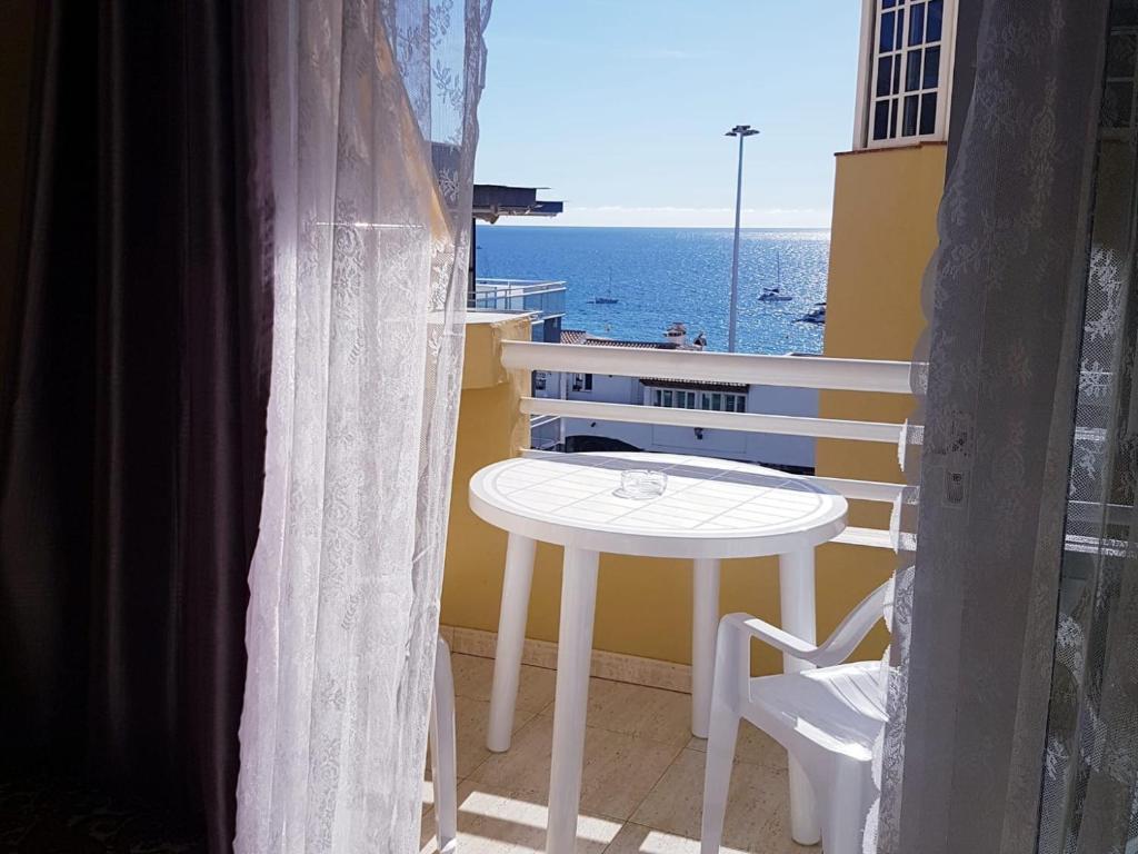 Sol y mar, Los Cristianos, Playa Las Vistas - 2