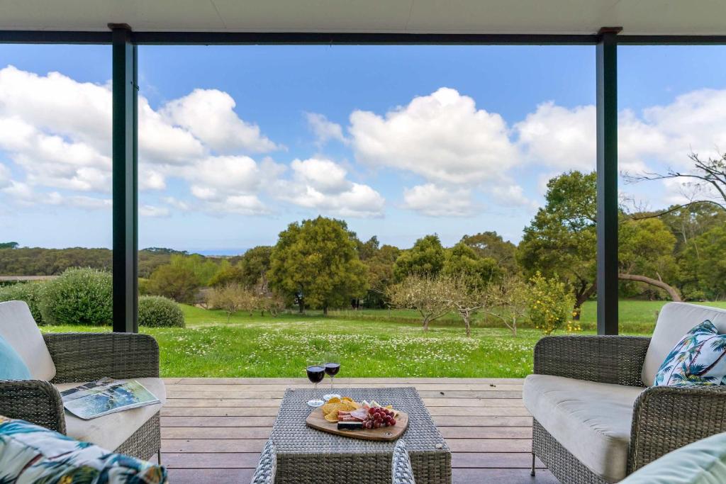 Coast n' Country - Bay Views Pool Games, Red Hill South