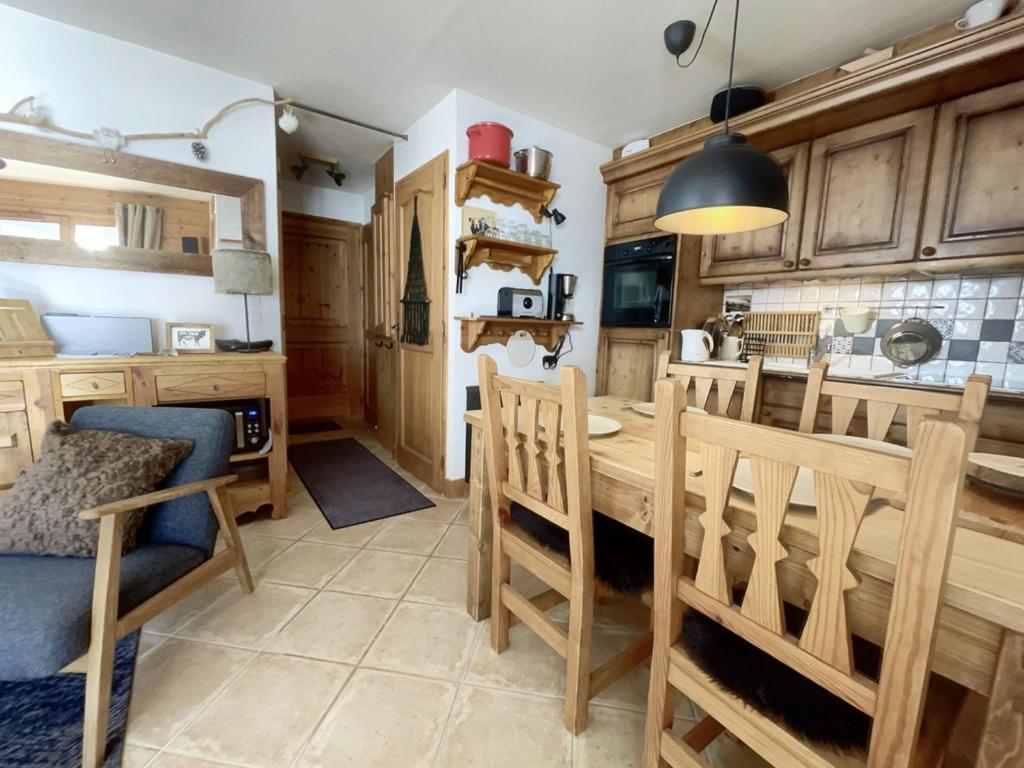 Appartement cosy 3 pièces avec balcon exposé sud, proche piscine et ski bus, idéal pour 4 personnes - FR-1-572-245 - 4