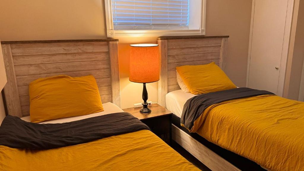 Calgary Super Cozy Guest Rooms Near Banff, Calgary