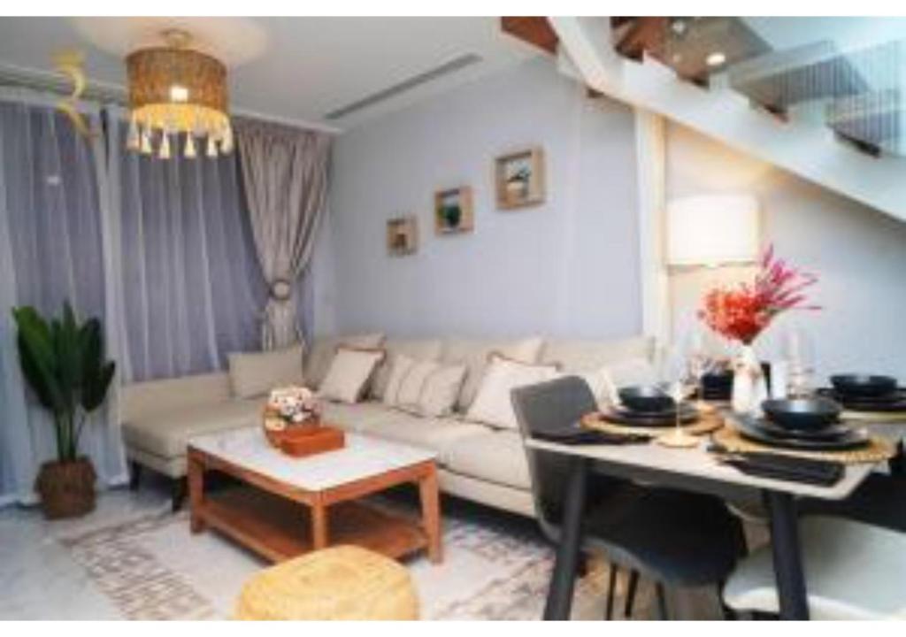 Jade Serenity 2BR - Pool, Gym & Comfort Near Masdar Park, Masdar City, Abú Zabí