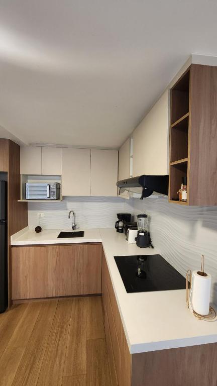 Modern suite with pool facing the park - 5