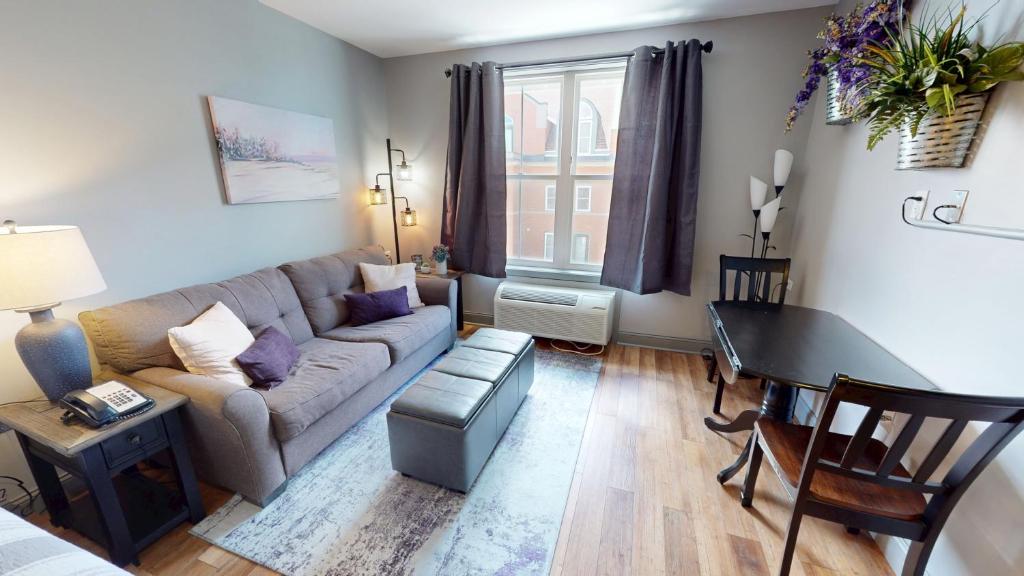 Expedition Station #315 - Make this Cozy studio your Home Away from Home while Enjoying the Slopes! studio, Snowshoe