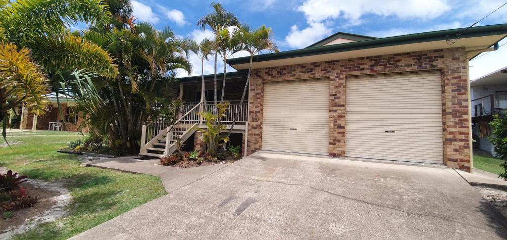 Rainbow Cottage - Rainbow Beach. Pets welcome, Rainbow Beach