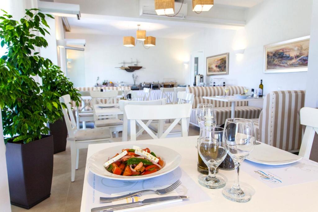 Food and beverages, Aktaia Boutique Hotel in Ammoudia