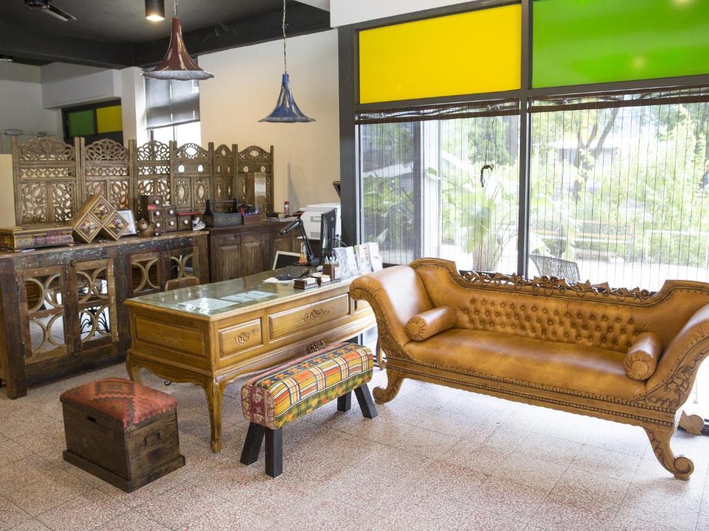 Home & Teak Residence 호텔 이미지 2
