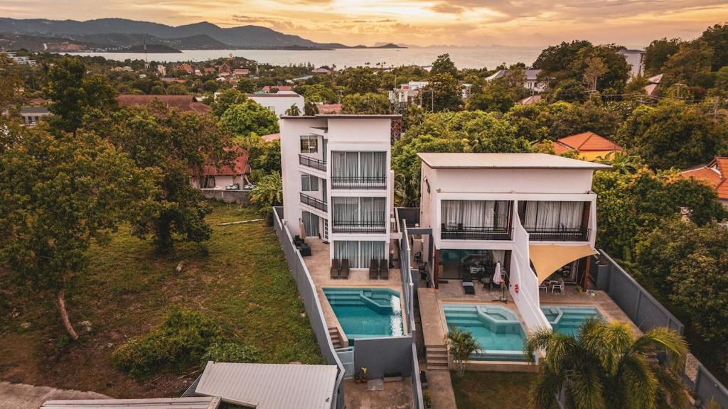 V240 Sea View Front & Back Pool, 3 Min to Beach, Plai Laem