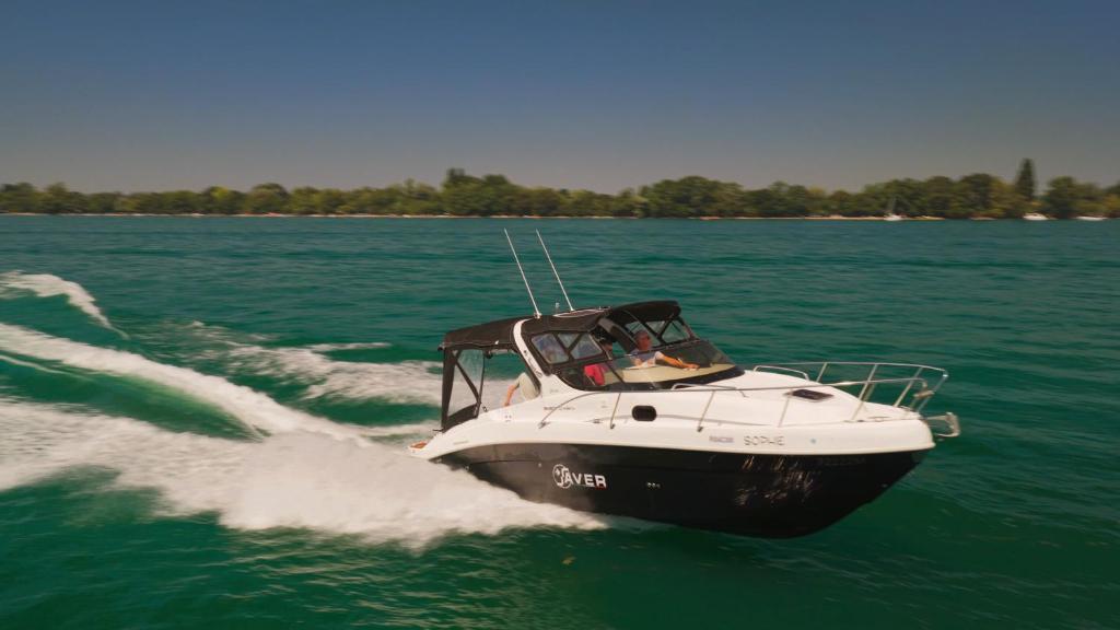 Floating Home - Übernachten auf einer Motoryacht im Hafen, Friedrichshafen