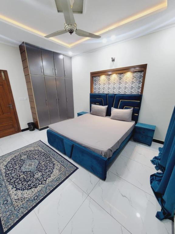 Khan baba plaza, Islamabad