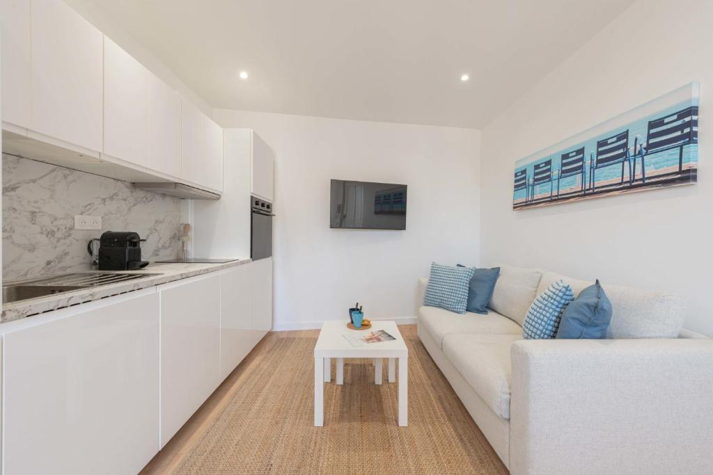 Cannes 1-Br Apartment Near the City Center - 4