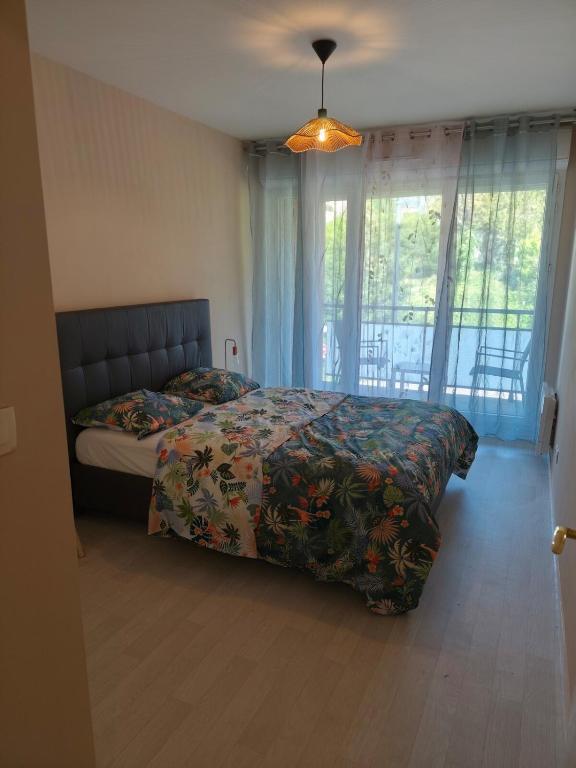 Chambre avec balcon de 3,5 m2 dans un appartement, Déville-lès-Rouen