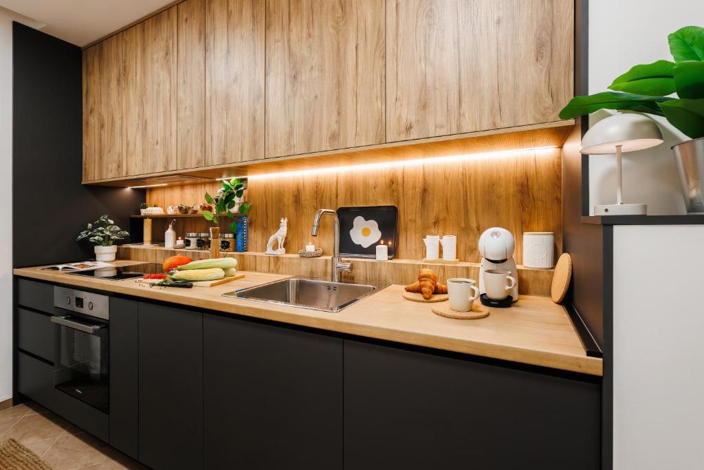 Chill Flow 110m2 with Balcony Old Town Renovated - 3