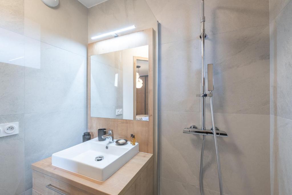 Alpe d'Huez Houses - Chez Charlotte - 2 chambres, Luxe et cozy pour 4 - 4