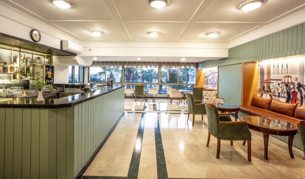 Palmin Hotel — Restauracje i bary in Kusadasi, Aydin