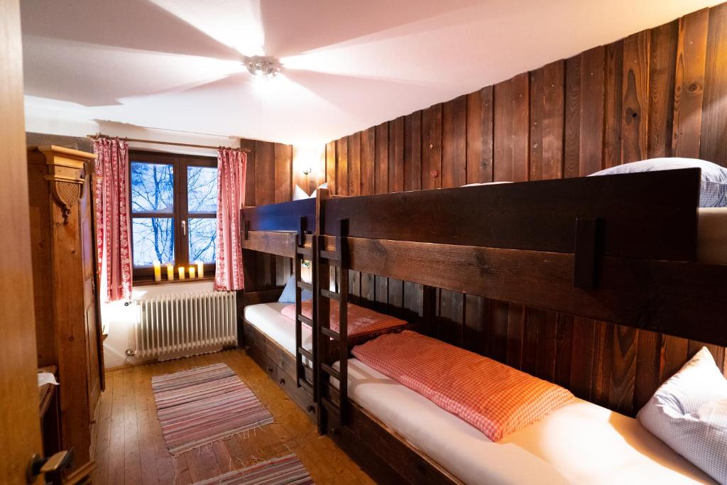 Clary Haus - 4